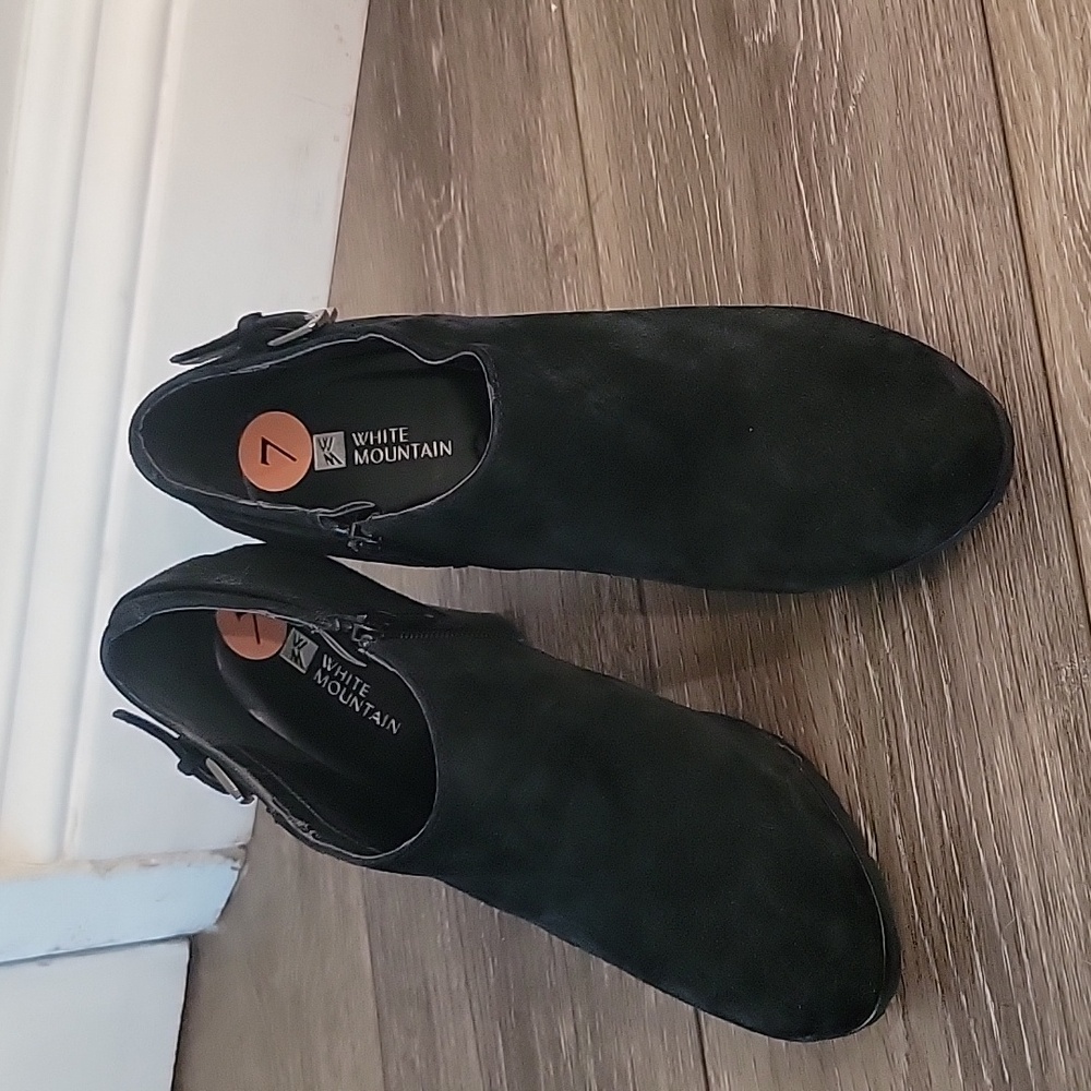 Shoes white mountain size 7